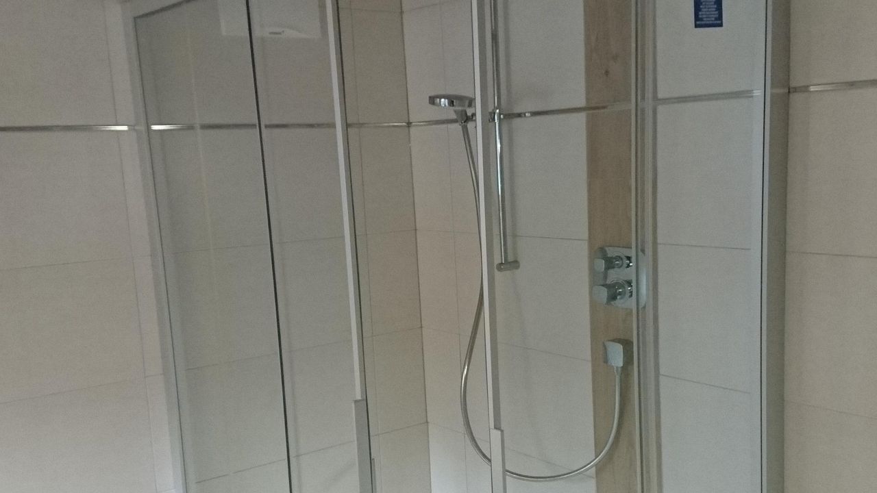 BathRoom BathRoom